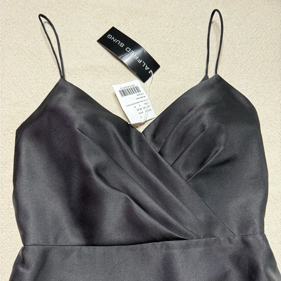 NEW Alfred Sung Black Satin Twill Vneck Pintuck Maxi Dress 6 - Picture 4 of 9